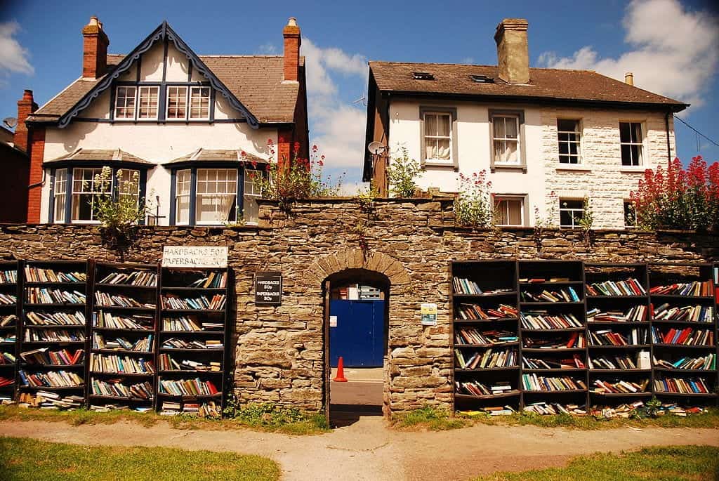 1024px Hay on Wye Bookshop2 - De Ultieme Groot-Brittannië Bucketlist: 56 mooiste plekken in Engeland, Wales, Schotland & Noord Ierland