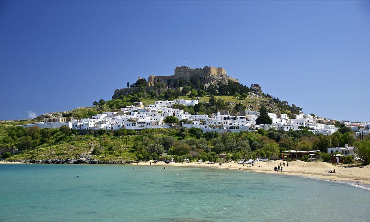 griekenland rhodos stad pixabay - De 20 mooiste plekken in Griekenland: van hoge bergen tot dromerige eilandjes