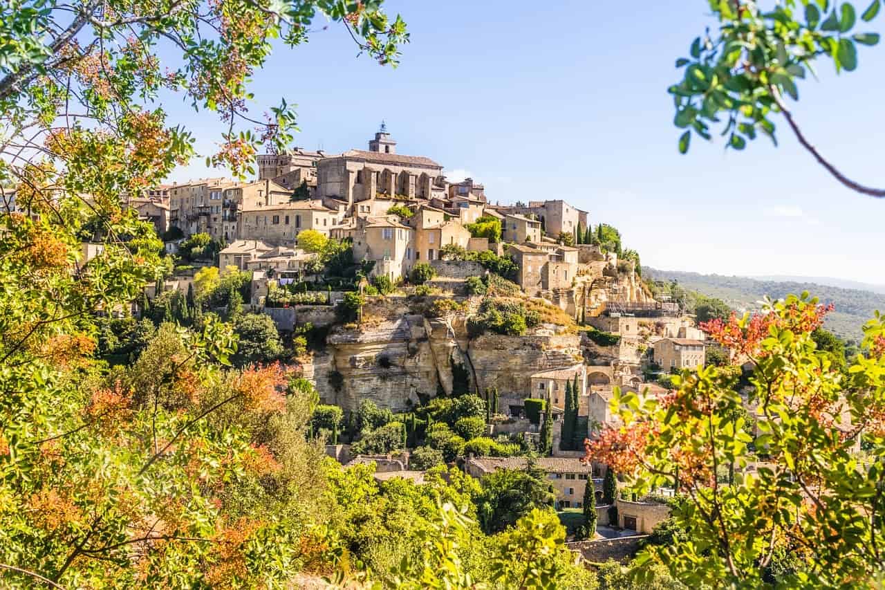 frankrijk gordes pixabay - Schilderachtig en romantisch: de 15 mooiste dorpen in Frankrijk