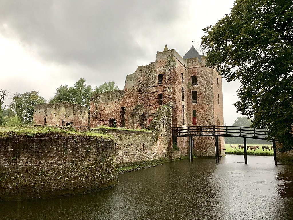nederland ruine van brederode wikimedia - De 14 mooiste kastelen in Nederland voor een dagje uit