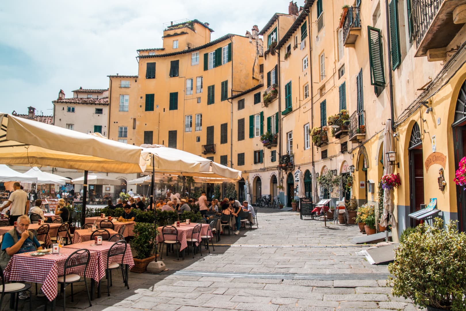 Lucca19 - Kosten Italië: Zoveel kost een vakantie in Italië! (prijzen & reisbudget)