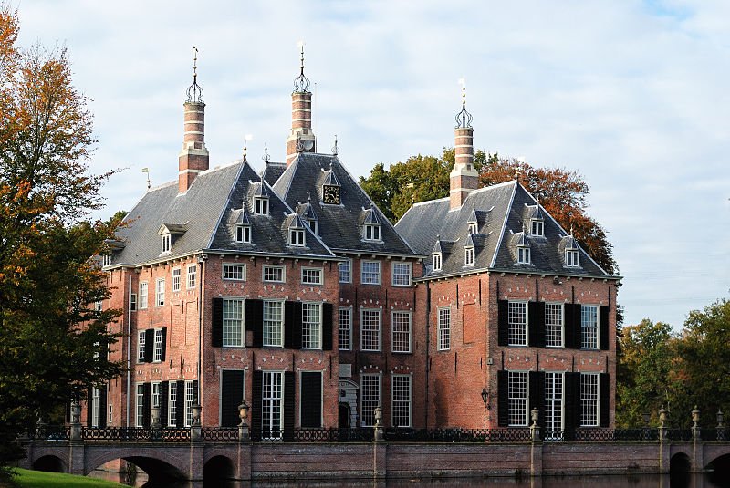 kasteel duivenvoorde nederland wikimedia - De 36 mooiste kastelen in Europa voor iedereen die vanbinnen stiekem een prinses is