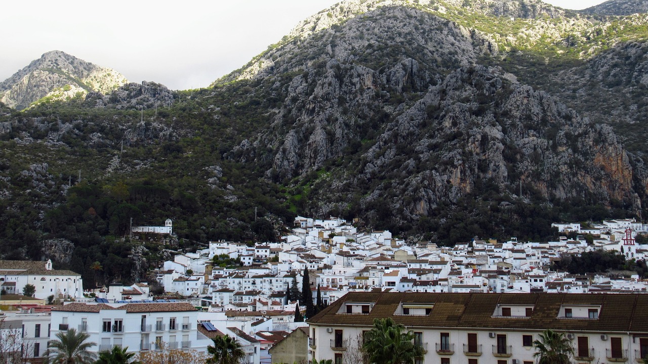 pueblos blancos pixabay - De 24 mooiste plekken in Andalusië: natuur, dorpjes & steden