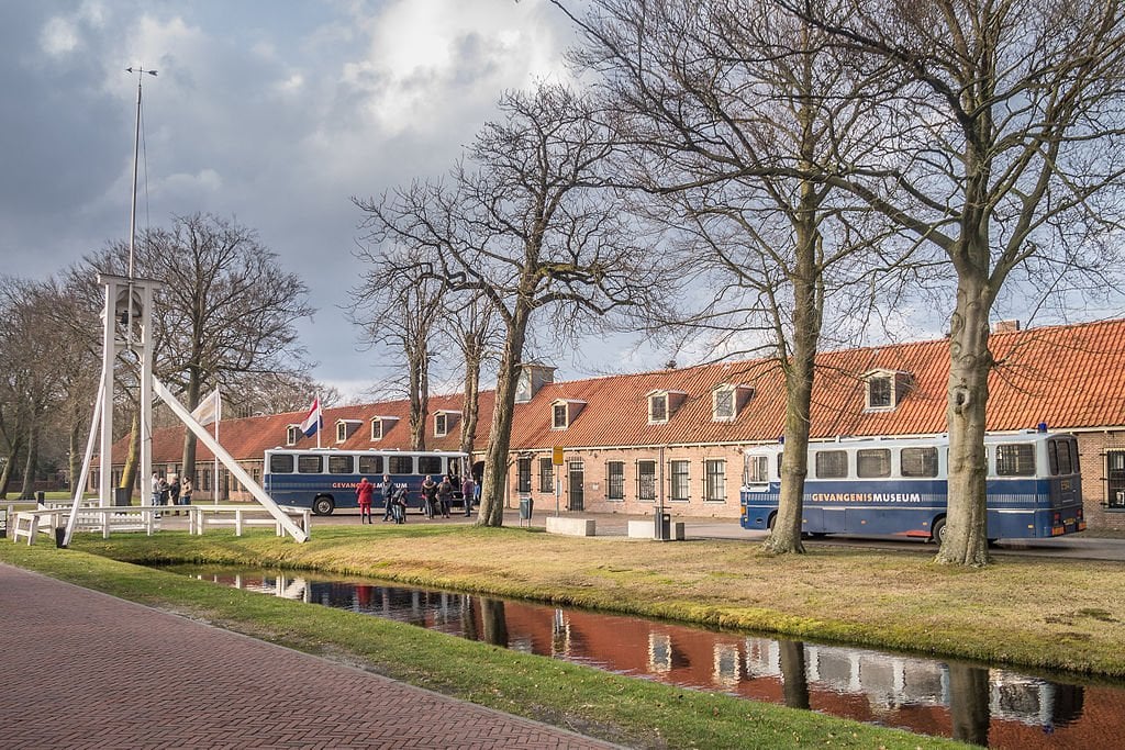 gevangenismuseum wikimedia - De 18 mooiste plekken in Drenthe: natuur, steden & uitjes!