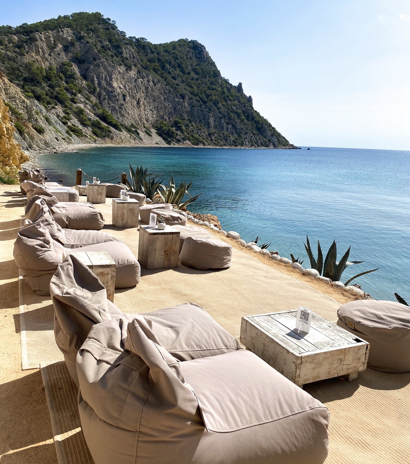 image3 - 5x beach clubs op Ibiza die jouw vakantie compleet maken